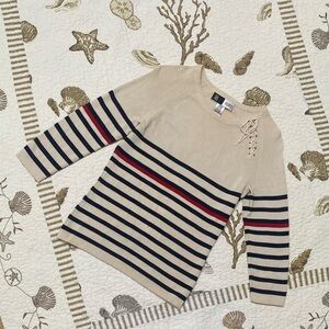 Bill Blass cream knit long sleeve sweater. Size S.